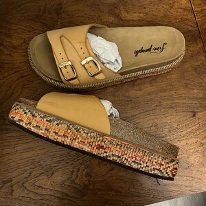 Free People Caravelle Cork Footbed Leather Sandals in Canyon Moon Size 9 (39)